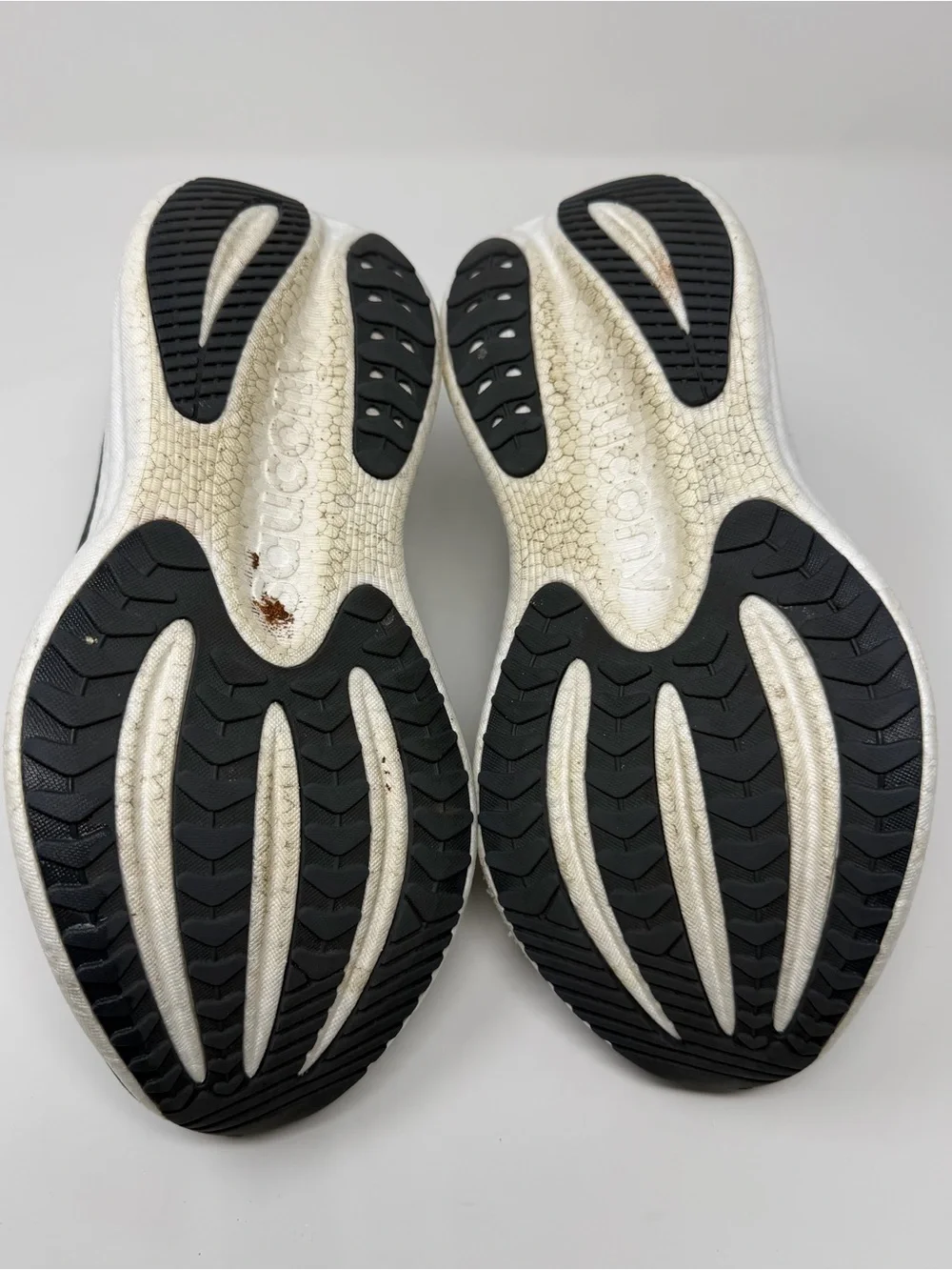 Saucony women black